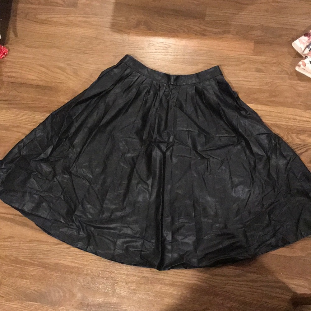 Black leather pleated skirt